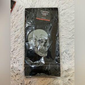 Home Essentials Halloween theme 2 pack of kitchen towels